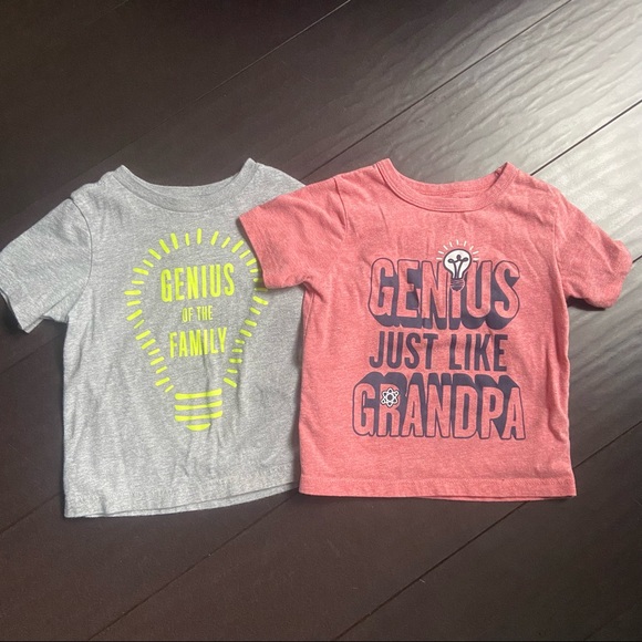 The Children’s Place gray & red genius lightbulb 2 t-shirts bundle size 18-24M - Picture 1 of 7